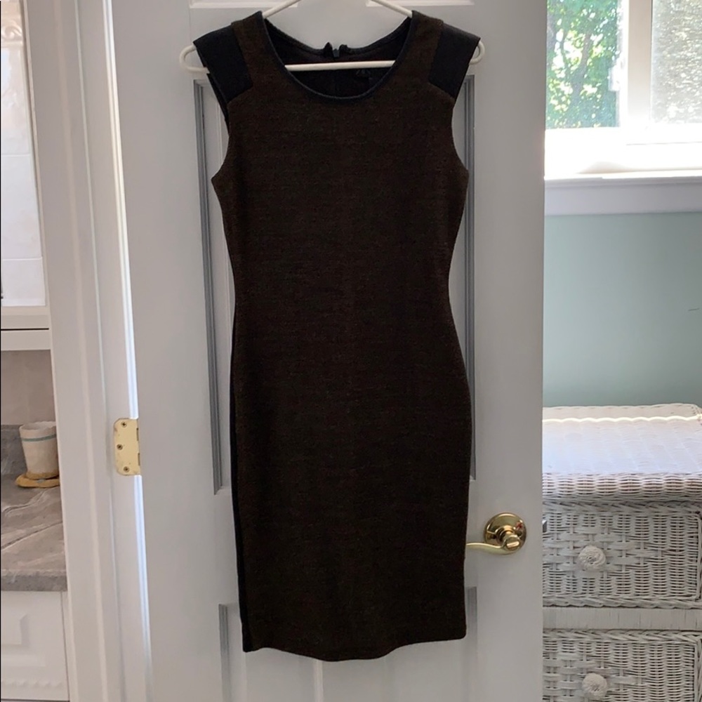 Sleeveless dress